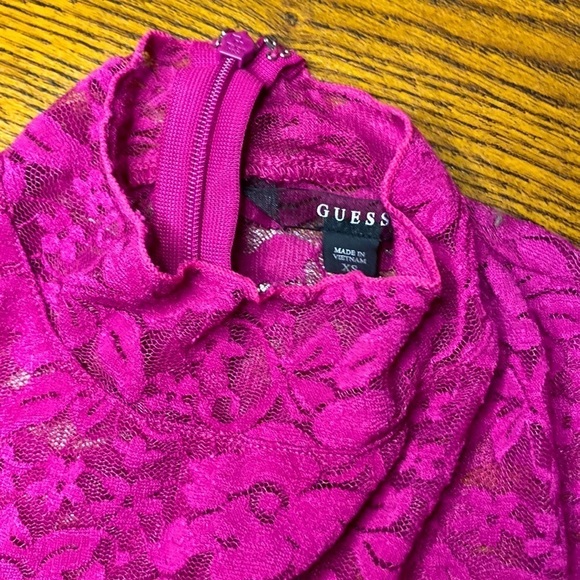 🌷 Guess 🌷 Fuchsia Pink Lace Mockneck Cutout Back  Bodysuit - Picture 4 of 8